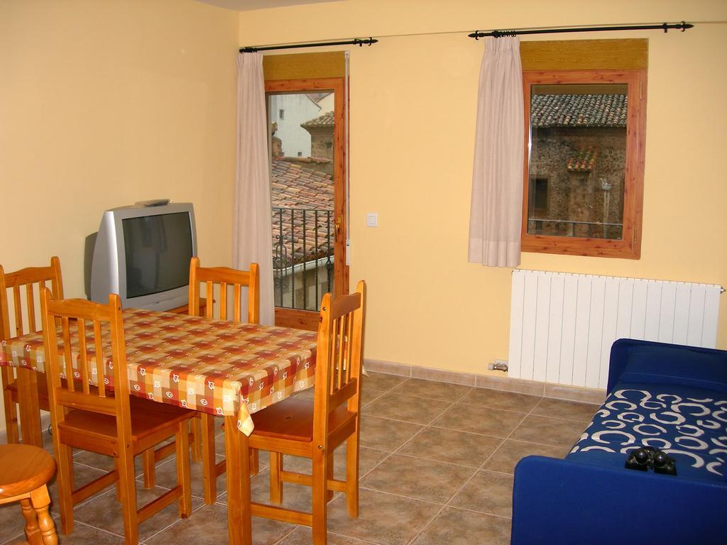 Apartamentos Turisticos Rosario Camarena de la Sierra Eksteriør billede