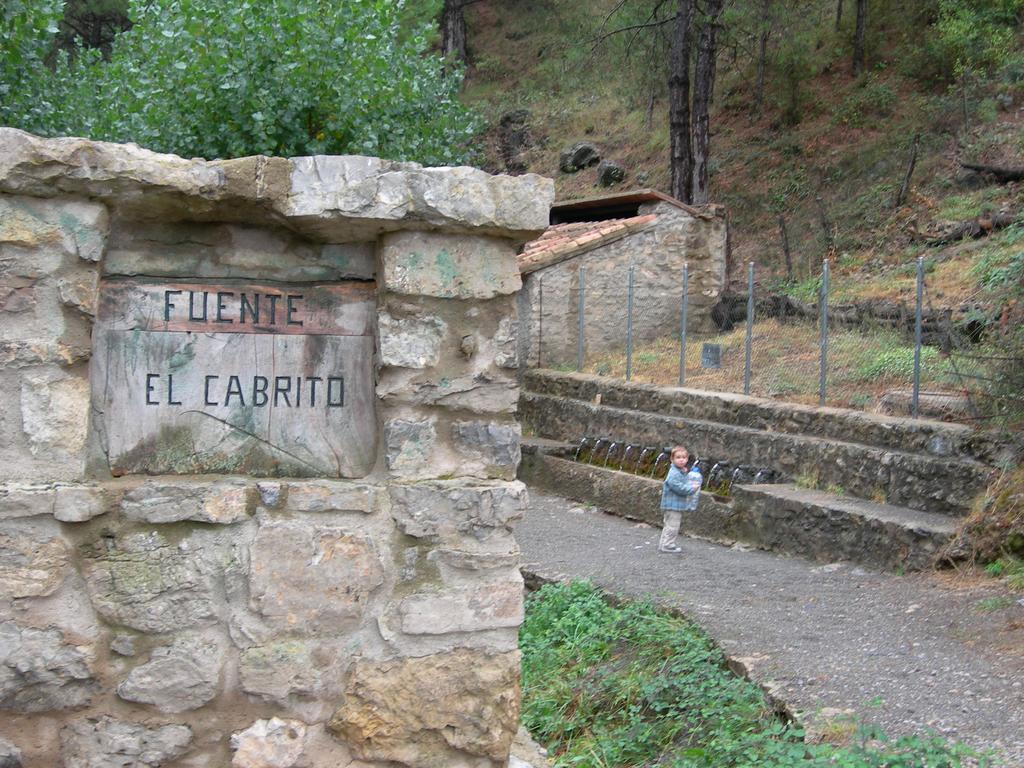 Apartamentos Turisticos Rosario Camarena de la Sierra Eksteriør billede
