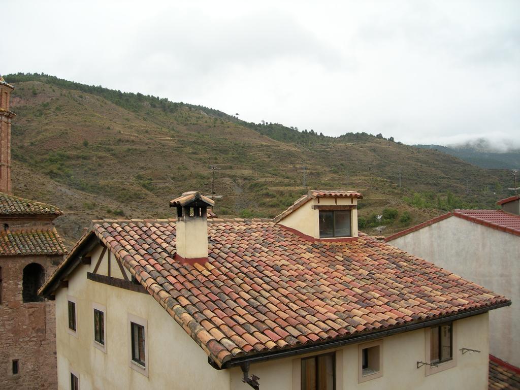 Apartamentos Turisticos Rosario Camarena de la Sierra Eksteriør billede