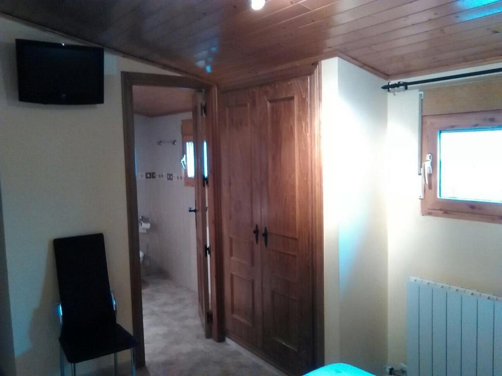 Apartamentos Turisticos Rosario Camarena de la Sierra Værelse billede