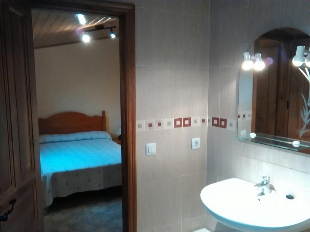 Apartamentos Turisticos Rosario Camarena de la Sierra Værelse billede