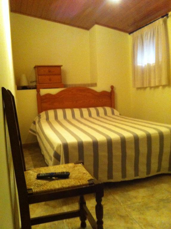 Apartamentos Turisticos Rosario Camarena de la Sierra Eksteriør billede