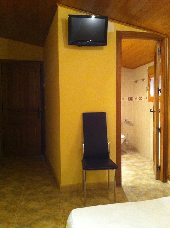 Apartamentos Turisticos Rosario Camarena de la Sierra Eksteriør billede